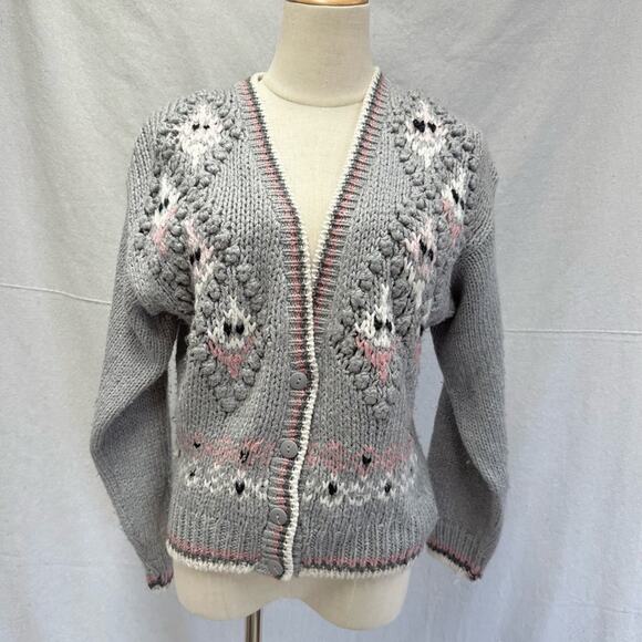 Koret cottagecore gray knit pom pom semi cropped cardigan sweater Size Petite - Picture 2 of 16